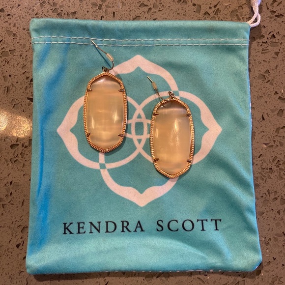 Kendra Scott Earrings - Picture 1 of 2